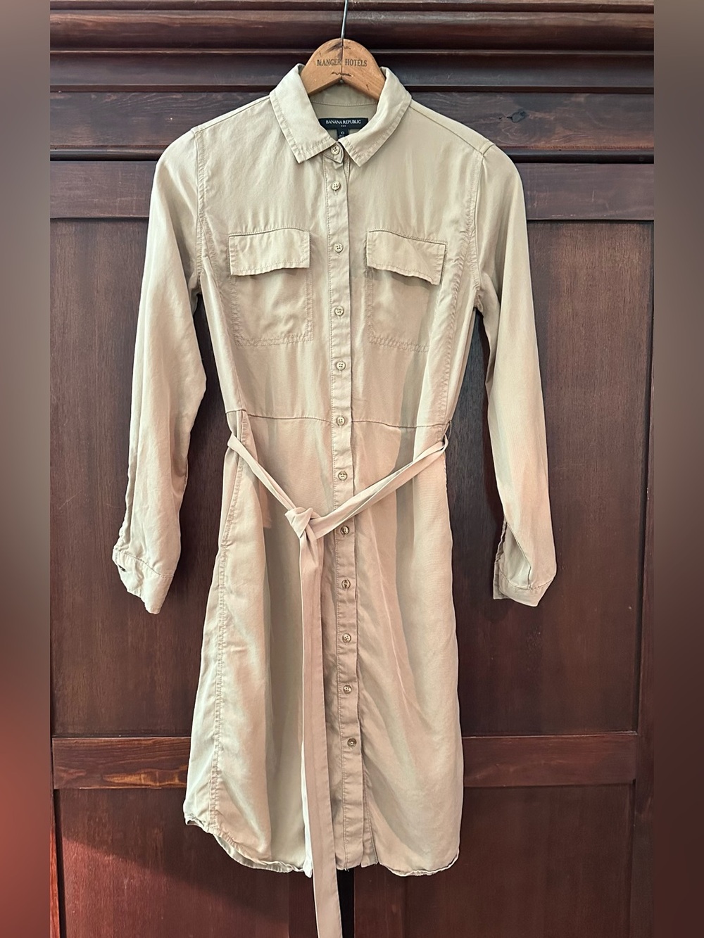 Banana Republic • women’s khaki shirt dress • tunic • button down